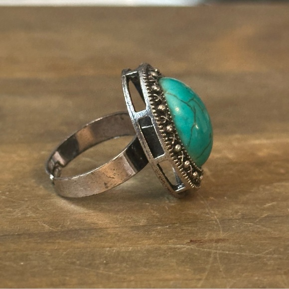 Vintage faux turquoise statement ring - Picture 4 of 7